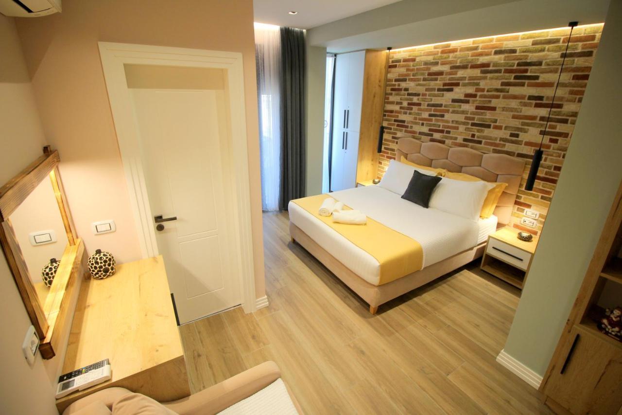 Ngjela Apartments Sarandë Esterno foto