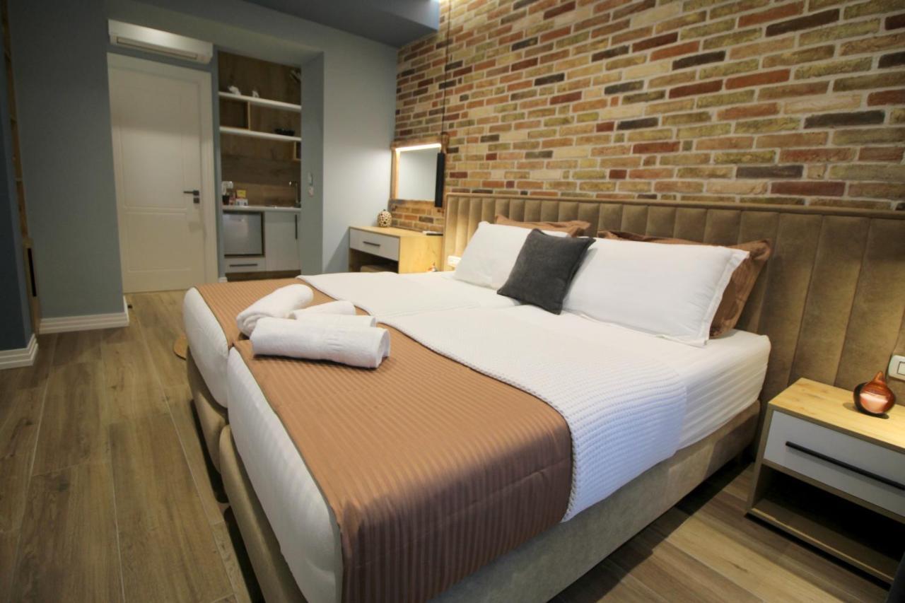 Ngjela Apartments Sarandë Esterno foto