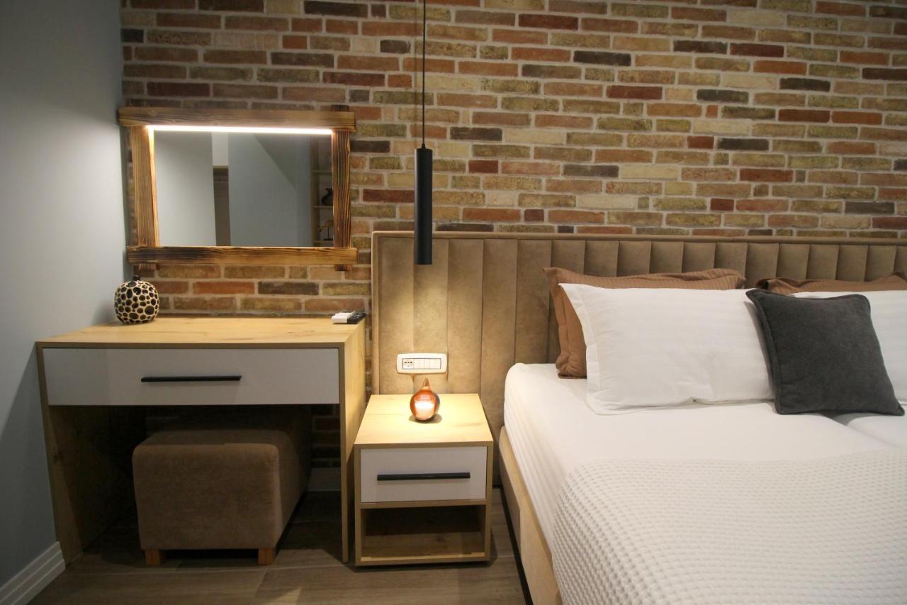 Ngjela Apartments Sarandë Esterno foto