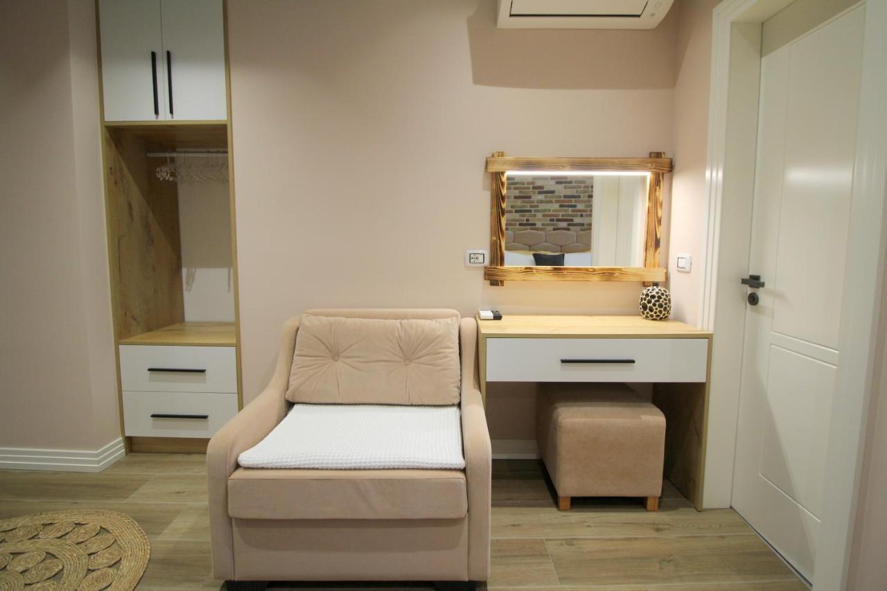 Ngjela Apartments Sarandë Esterno foto